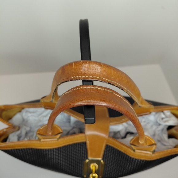 Bally Tote - Picture 7 of 14